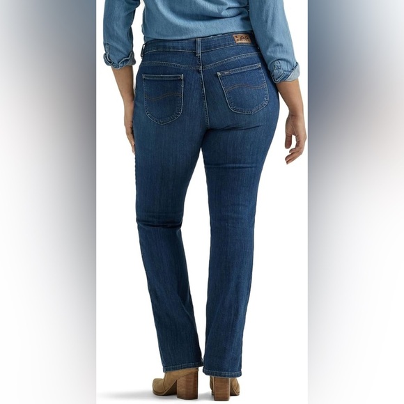 Lee Women's Plus Size Legendary Mid Rise Bootcut Jean NWT Size 26W Medium - Picture 3 of 16